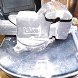 A close up of a metal object

AI-generated content may be incorrect.
